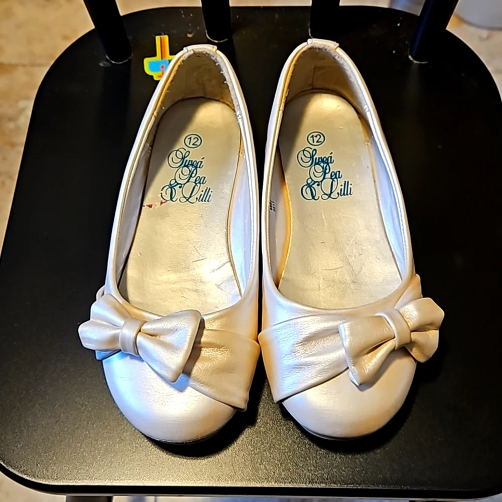 Sweet Pea&Lilli Toddler Sz12 Champagne Flats With Bow